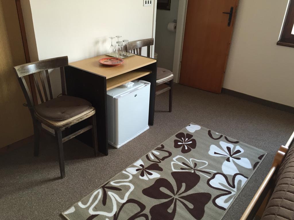 Guest House Punta Grzan Petrcane Room photo